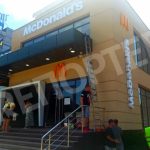 В Запорожье открыли 3-й MacDonalds: обслуживает робот