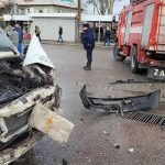 Не услышал вой сирены: В Запорожье маршрутка столкнулась с пожарным автомобилем