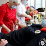«Банк крови» Днепра просит сдать кровь для 5 раненых на ЮМЗ военнослужащих