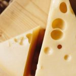 Швидкий спосіб визначити якісний сир у магазині: не дайте себе обдурити